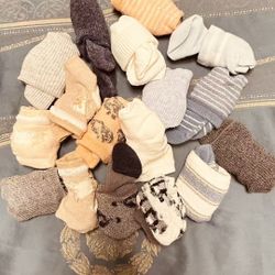 17 Pairs Of Baby Socks, 3-12m