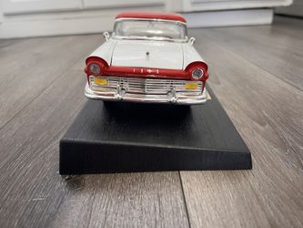 Diecast 1/18 Scale ROAD SIGNATURE 1957 FORD RANCHERO