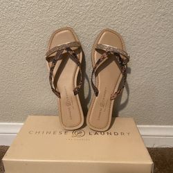 Chinese Laundry Women’s Flat Sandal