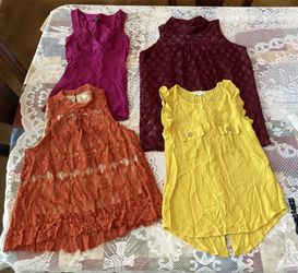 Juniors/Ladies Clothing S/M