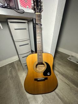 Acoustic Epiphone Guitar Natural Finish￼