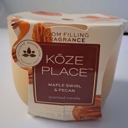Maple swirl and pecan candle