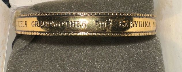 Avon Grandmother bangle bracelet