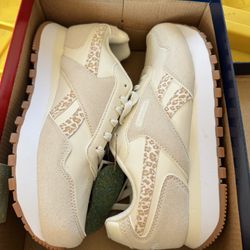 Reebok Womens Sneakers