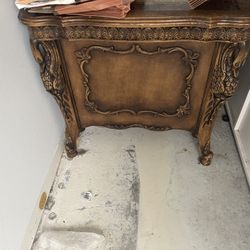 Dresser 
