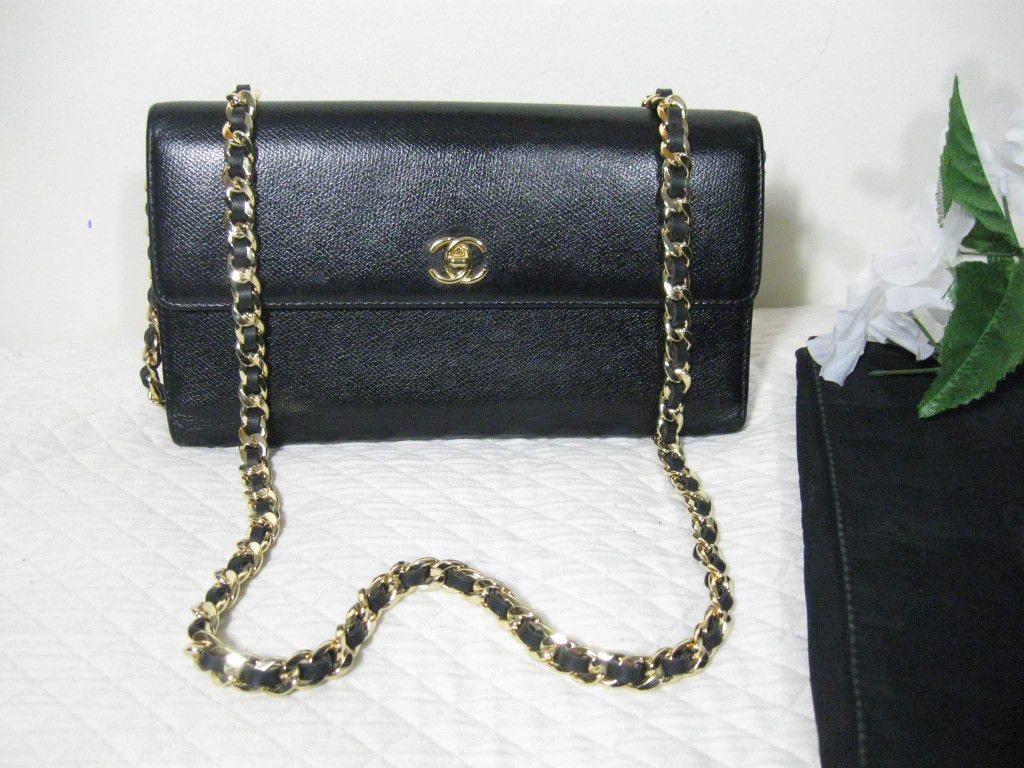 Authentic Chanel Black Calfskin Leather CC Large Flap Bag Clutch 