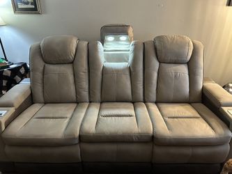 ✨ ✨ ✨ Ashley-Reclining Sofa ✨ ✨ ✨