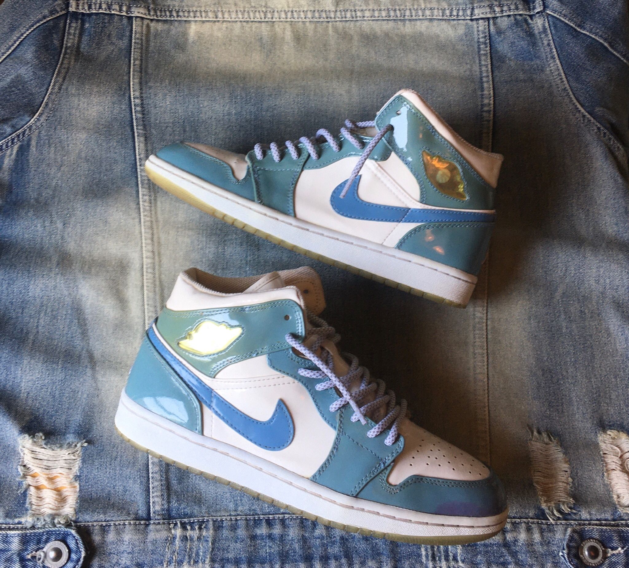 Vintage 2003 Nike Jordan UNC PATENT: Size 10