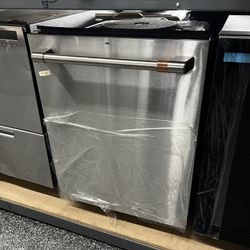 Café Built In Stainless Steel 24” Dishwasher 