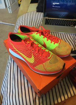 Flyknit Racer SZ 9