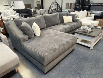The Giant 2pc Sectional