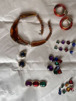 Retro Jewlery