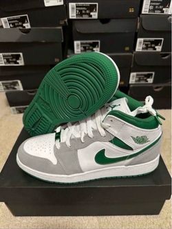 Nike Air Jordan 1 Mid GS DC7248-103  Size 7Y Brand New