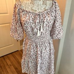 Women’s Floral Dress! (Size XL)