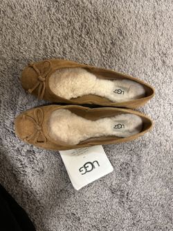 Ugg Flats, Size 5.5