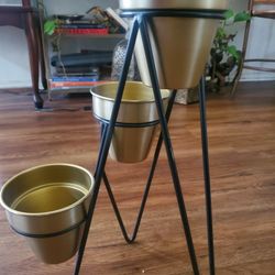 Miniature Metal  Flower Stand And Pots