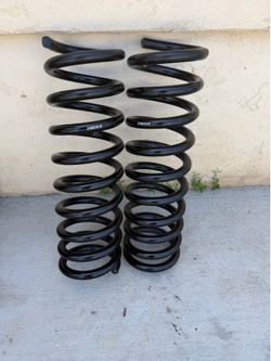 2014+ Dodge Ram 6.7L Cummins Icon 2.5" front leveling springs