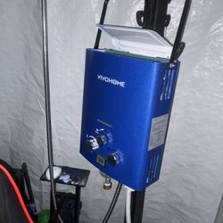 VIVOHOME Portable Propane Tankless Water Heater, 1.6GPM 6L Tankless Instant Hot Water Heater with Di