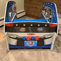 Wooden Activity Center Melissa & Doug