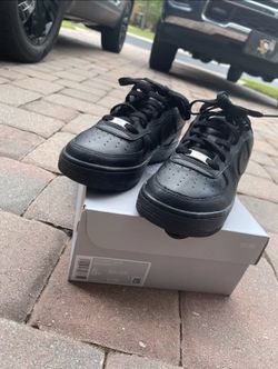 Nike Air Force 1 LE Triple Black Size 5Y