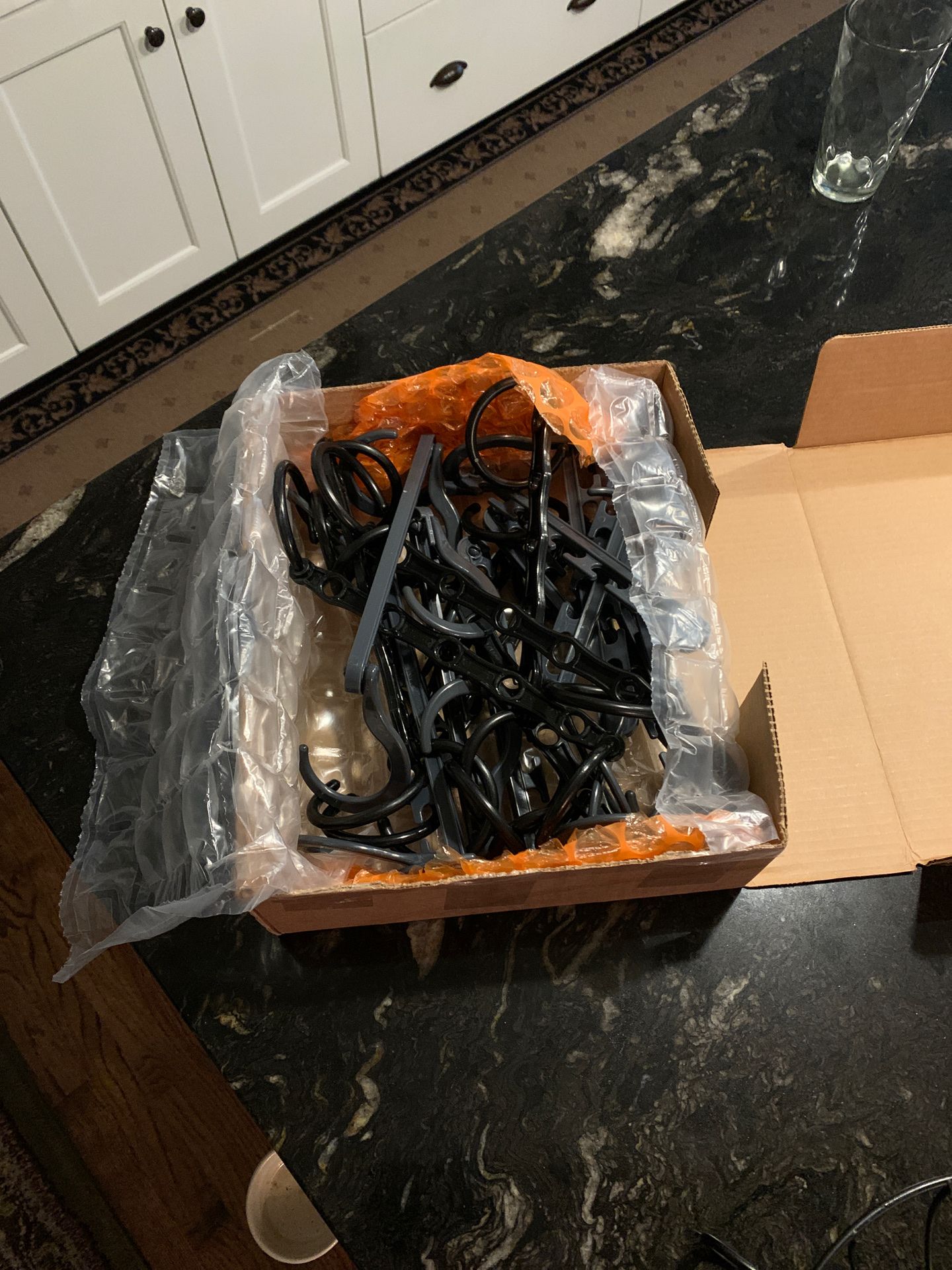 Box of 18 -25 Collapse & Stack Spacesaver Hangers