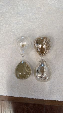 2 gold hourglasses