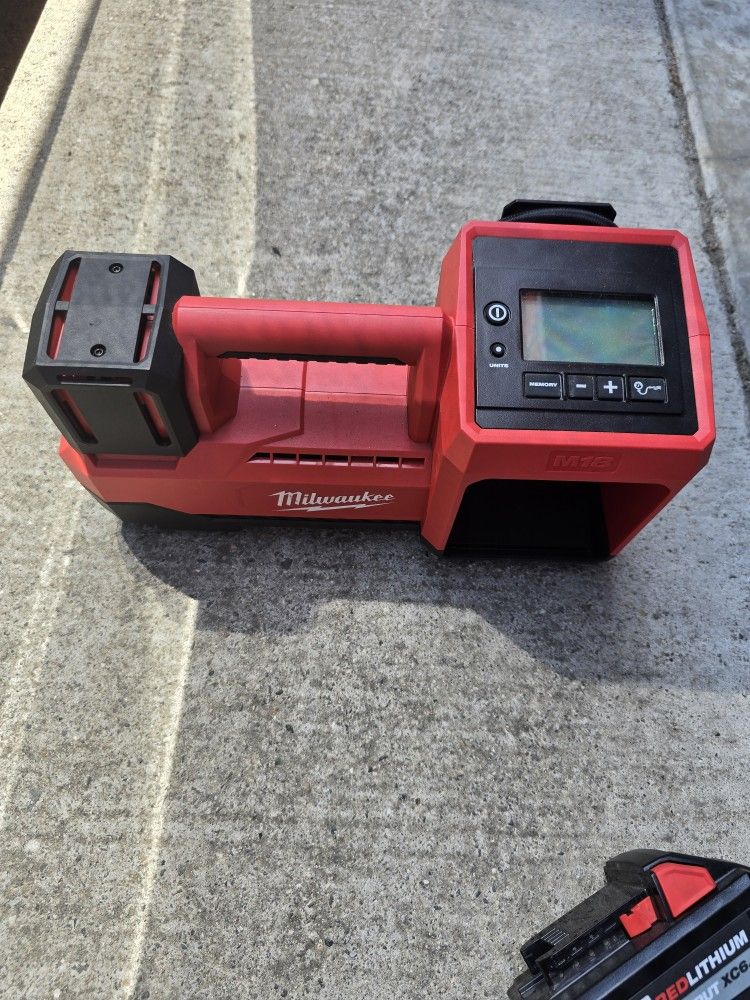 Milwaukee Tire Inflator