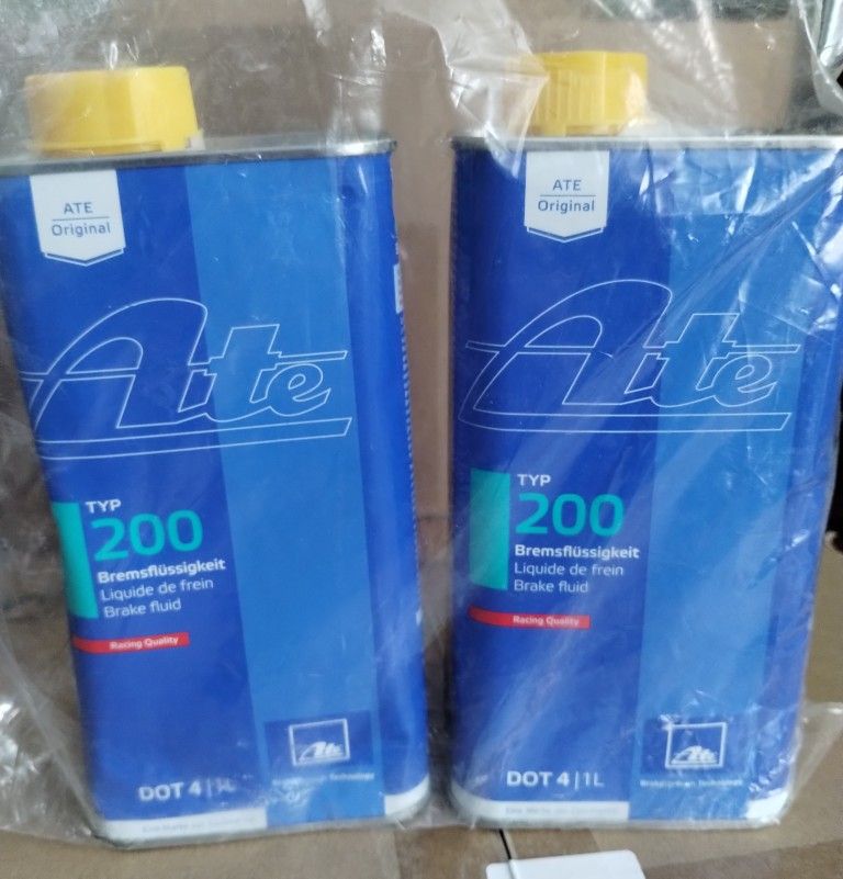 2-TYP 200 Brake Fluid Racing Quality