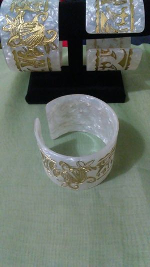 New And Used Bracelets For In Vallejo Ca Offerup White Turtle S Samoan Bracelet For In Vallejo Ca