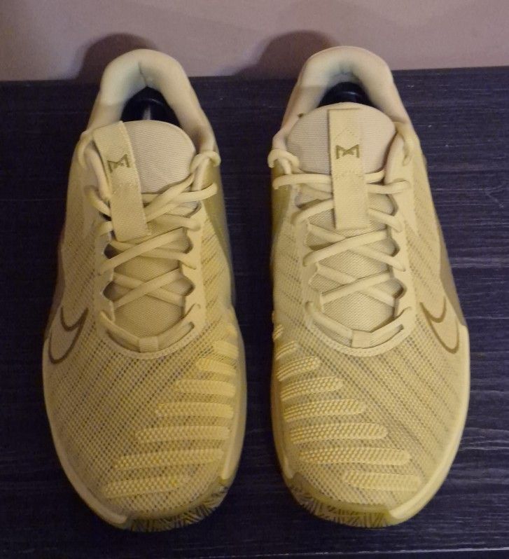 Nike Metcon 9 "Saturn Gold" - Mn(Sz 14)
