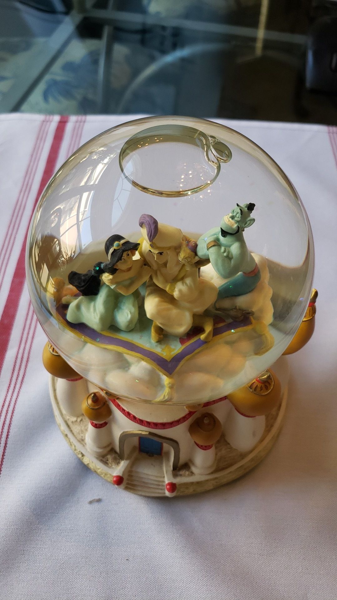 Aladdin Disney snowglobe