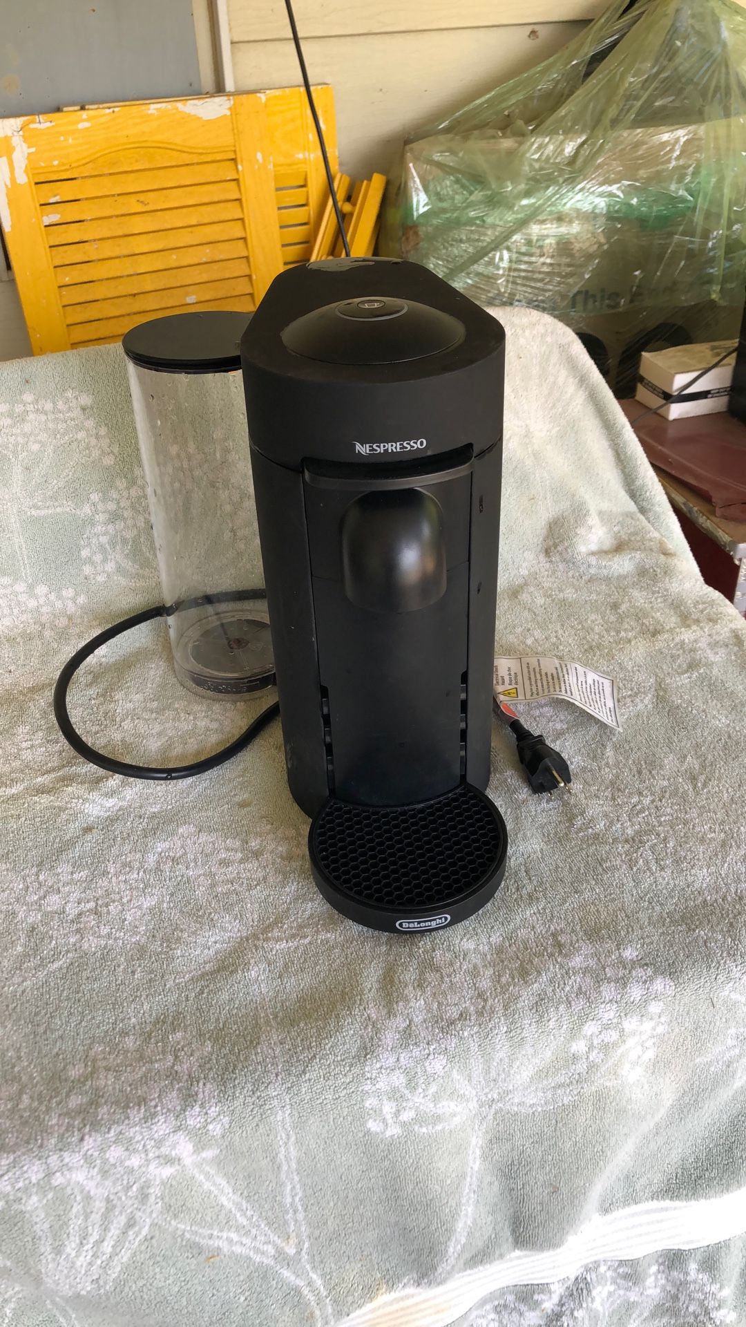 Nespresso ENV150BM Coffee Machine Ventuo Plus Coffee and Expresso Machine by DeLongh