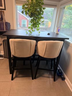 Tall table and 4 barstools
