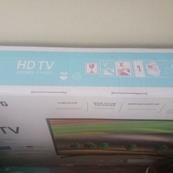 32" Smart Tv ( No Remote Can Use Universal )