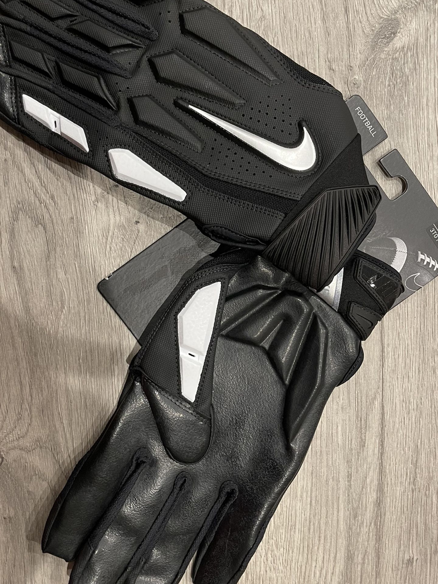 Nike D-Tack 6.0 Lineman Football Gloves Black/Silver Mens Size XXXL GF0655-937