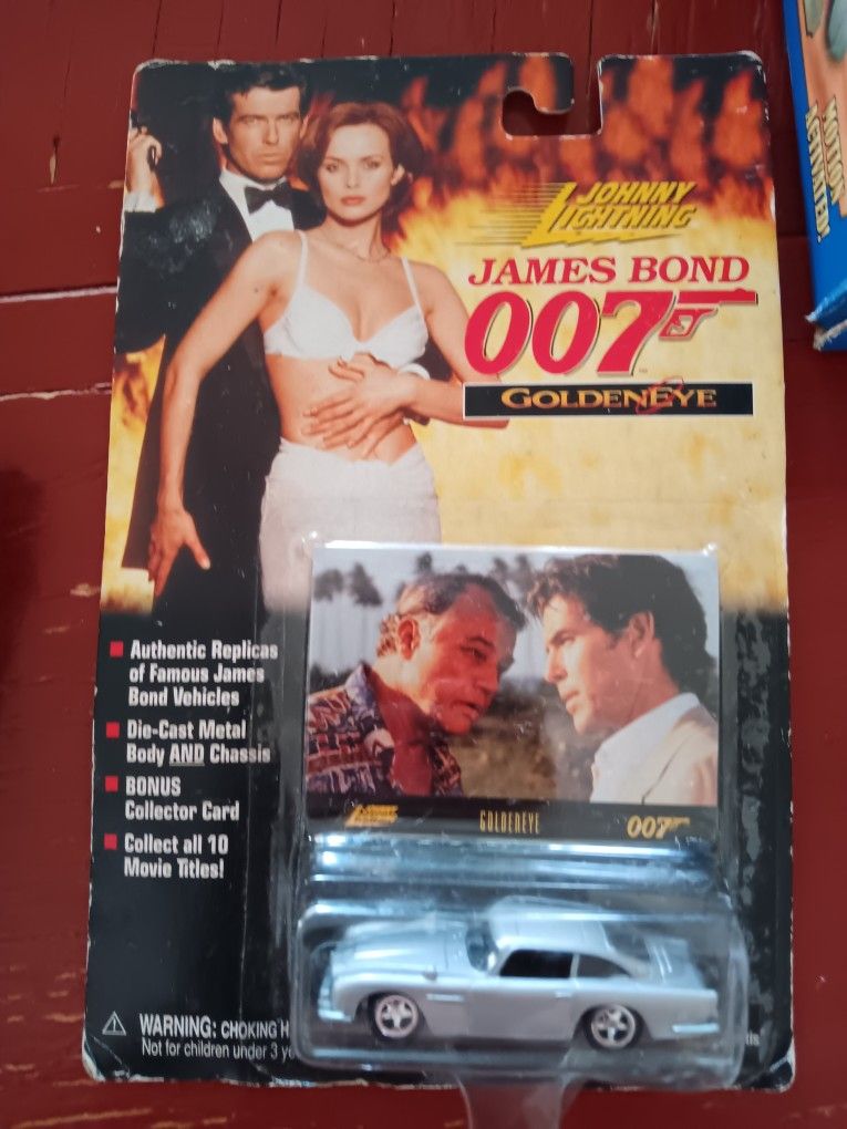 Johnny Lighting Vintage 1998 James Bond 007 Goldeneye Car