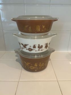 Vintage Pyrex Early American Small Casserole set