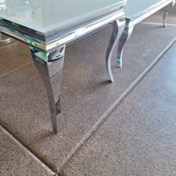 Like New Crome And Glass Cafee And An Tables 