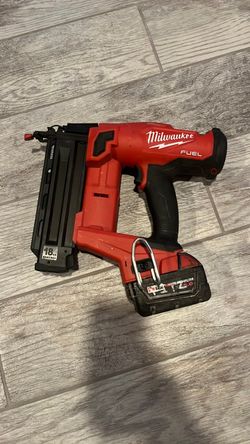 Milwaukee, Brad nailer