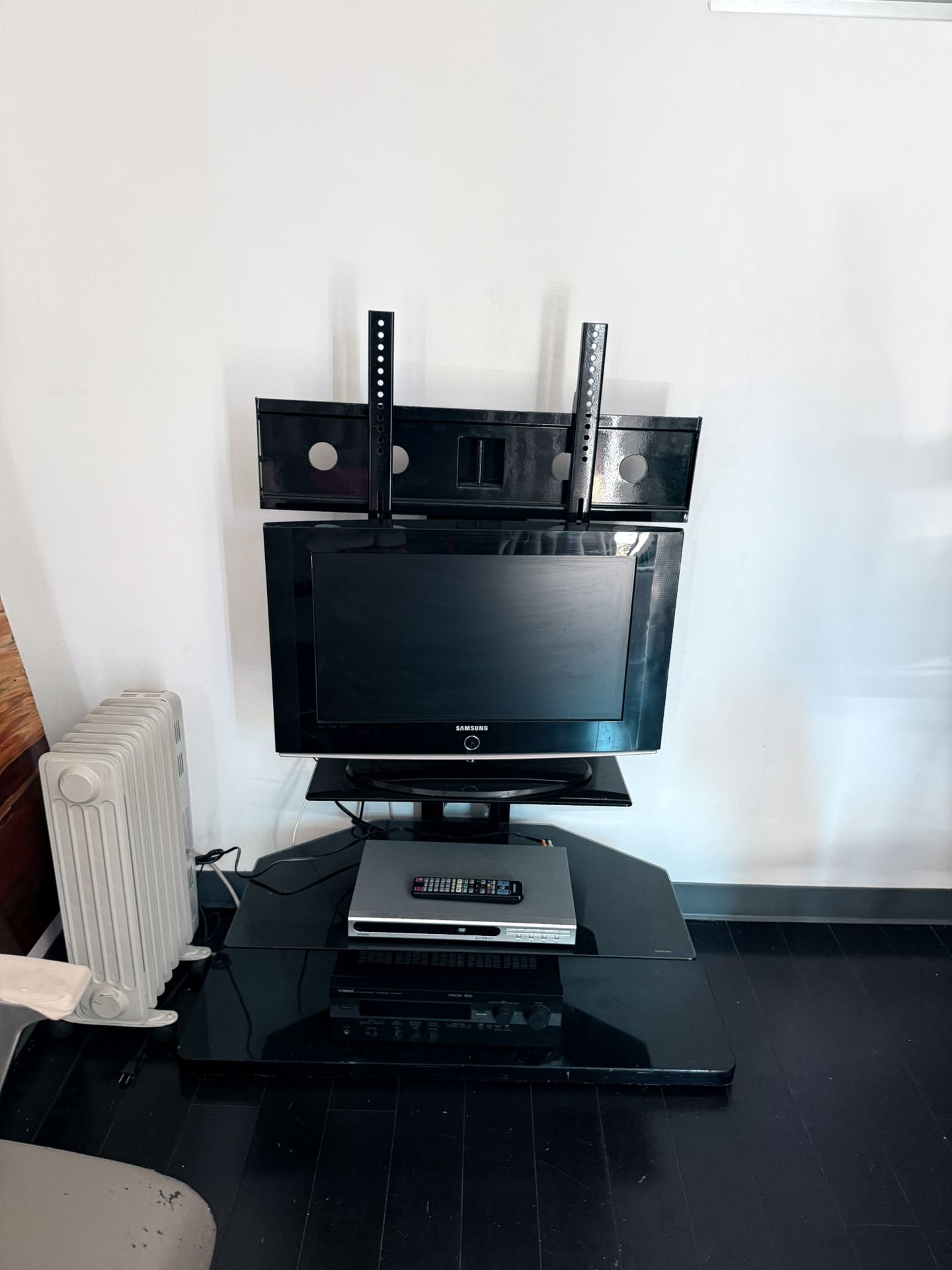 Tv Stand, Shop Vac, Painting, Office Chairs, Collapsible Pet Cage, Server Rack, Foot Massage