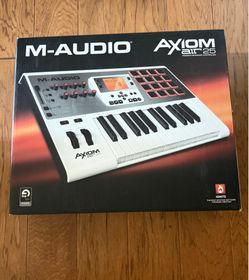 Axiom Air 25 midi keyboard