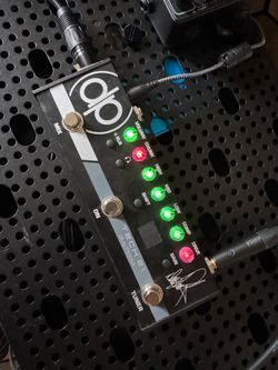 SANSAMP Tech 21 dUg Pinnick Sinature Bass Distortion Pedal