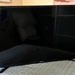 🖥️ FOR SALE: 32" Samsung Smart TV 🖥️