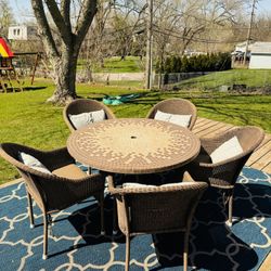 Patio Furniture - Outdoor Furniture - Patio Set - Round Table - Dining Table - Wicker - Chairs