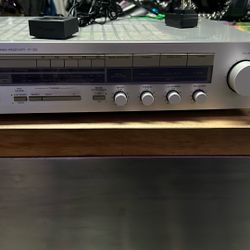 Yamaha natural sound stereo receiver R-30 & Esinkin Bluetooth audio adapter included! 