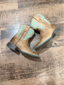 Girl ariat boot
