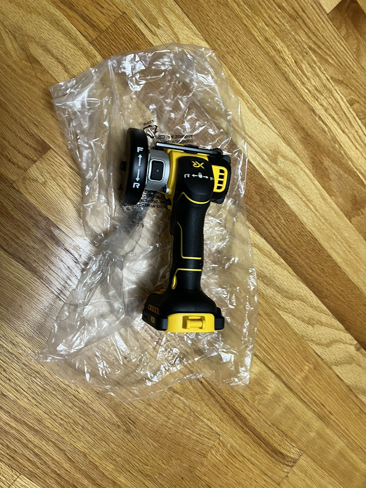 XR 3-in 20-volt Max Trigger Switch Brushless Cordless Cut-off Tool