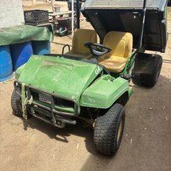 John Deere Gator