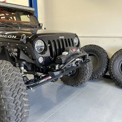 Wrangler JK/JKU Stubby Front Winch Bumper