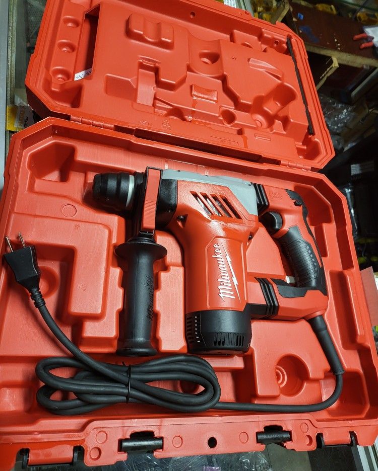 MILWAUKEE 1-1/8" SDS PLUS ROTARY HAMMER CORDED $279